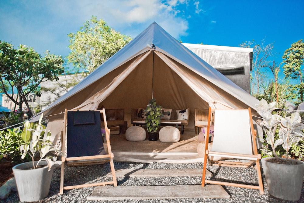 Roost Glamping 3*